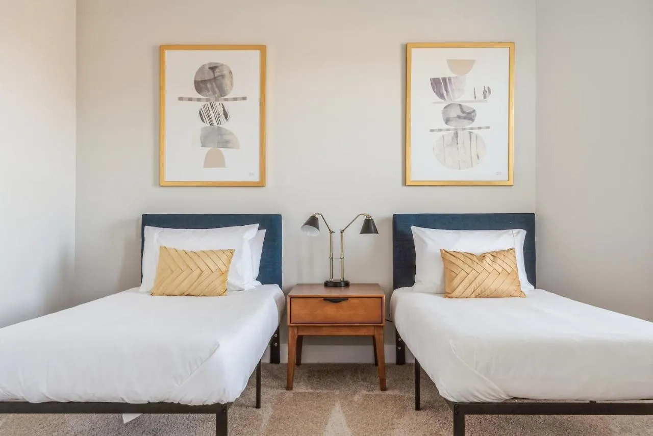 Kasa Dilworth Charlotte Aparthotel