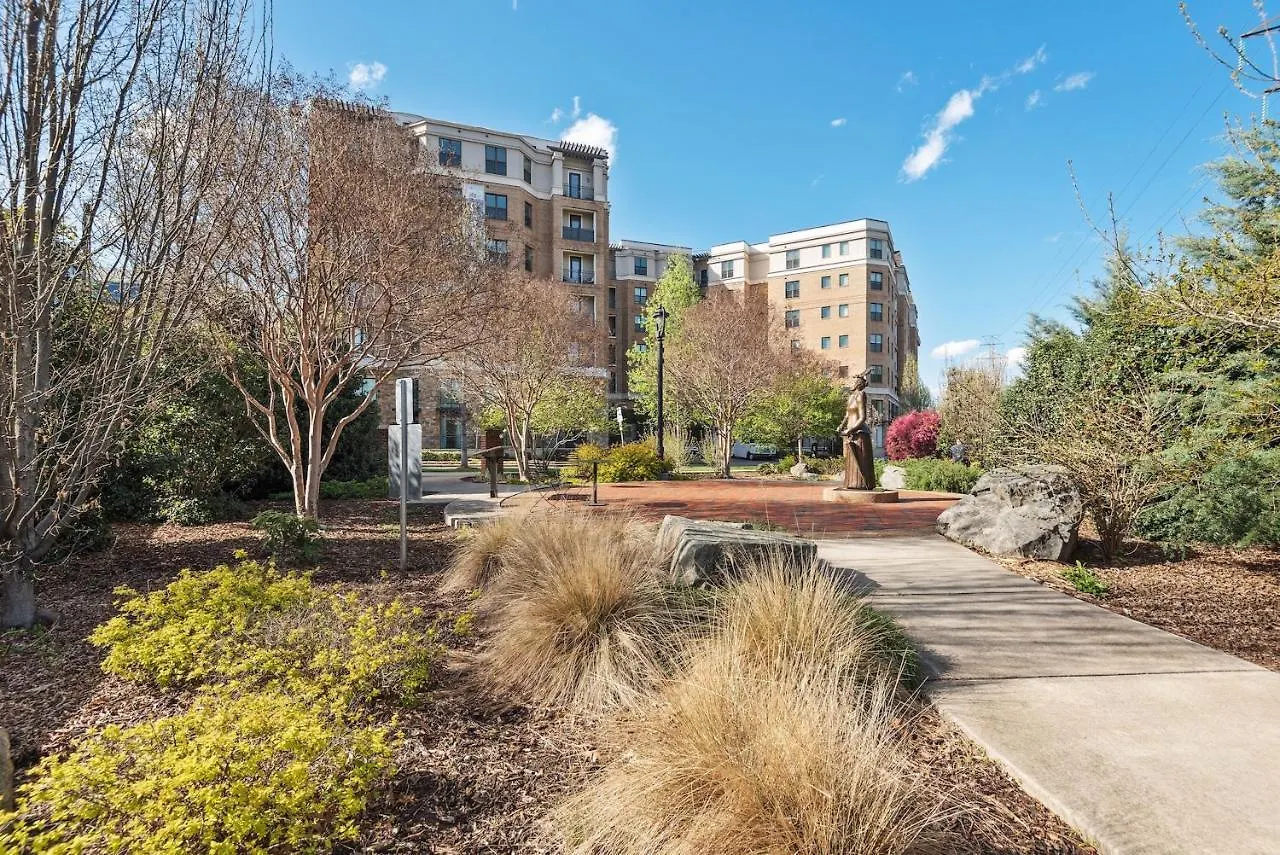 Kasa Dilworth Charlotte Aparthotel